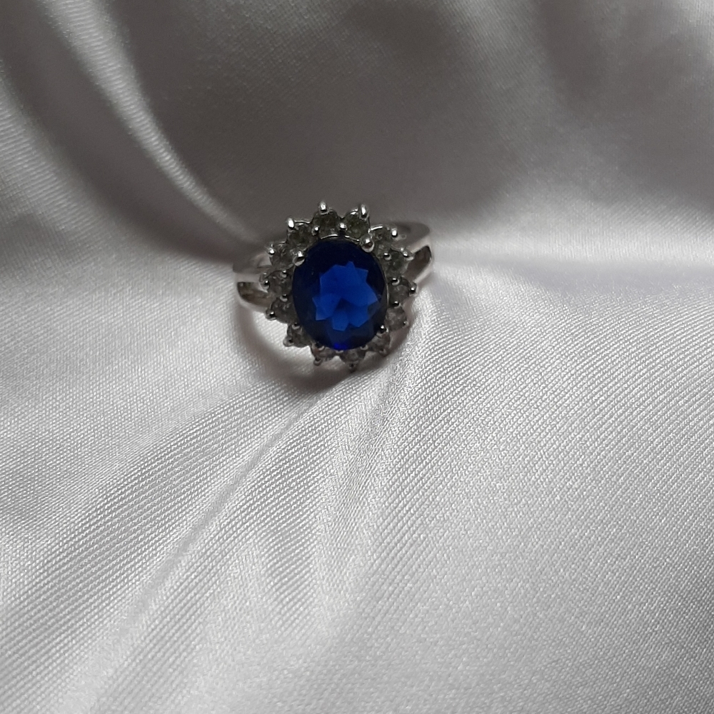 Blue jeweled ring